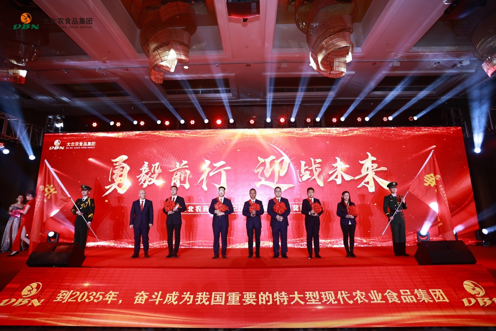 优异团队.jpg